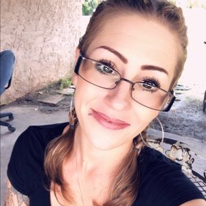 Meet your Posher, Lindsey